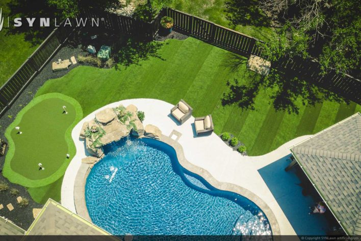 image of SYNLawn Los Angeles California Backyard Artificial Grass golf putting green