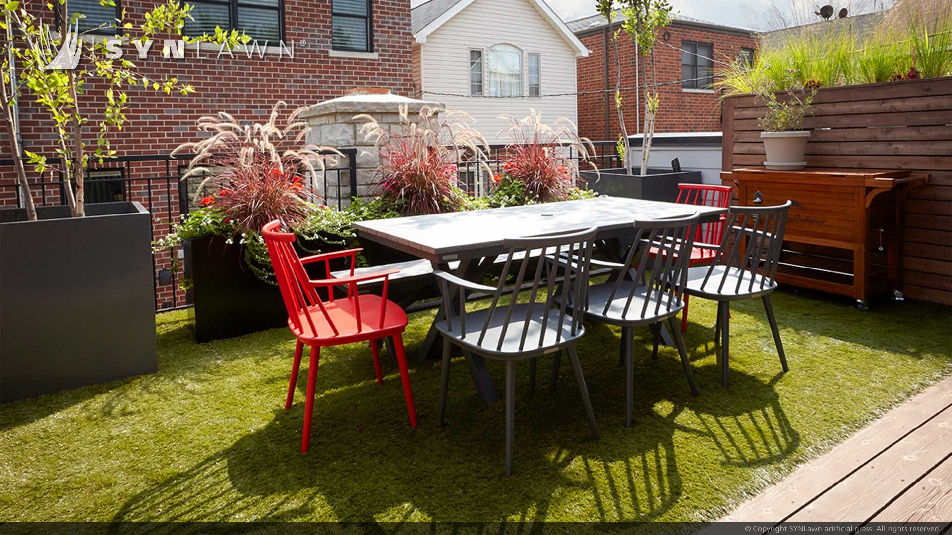 image of SYNLawn Los Angeles California artificial grass for roof top rooftop patio dining